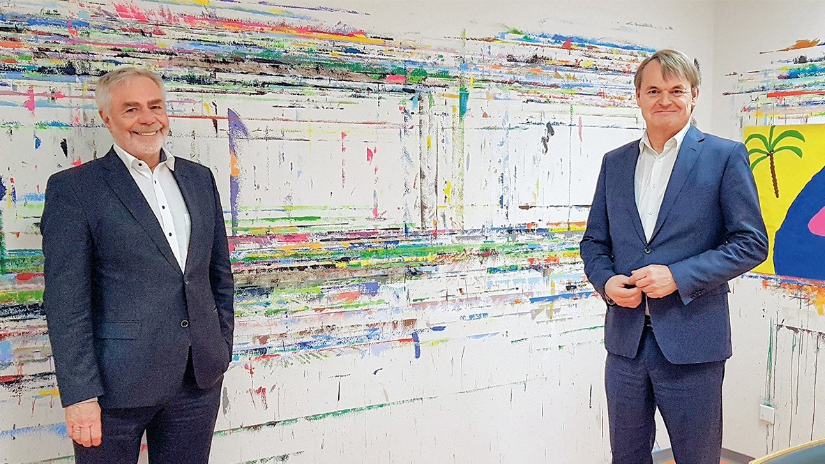 Karl-Eitel John, Geschäftsführer Gemeindepsychiatrisches Zentrum Lippe und Michael Dieckmann, Chief Strategy Officer, Politik und Strategie, Mitglied des Vorstandes der AMEOS Gruppe (v. l.)